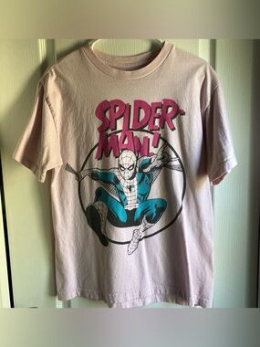 Spider-Man pink graphic tee M